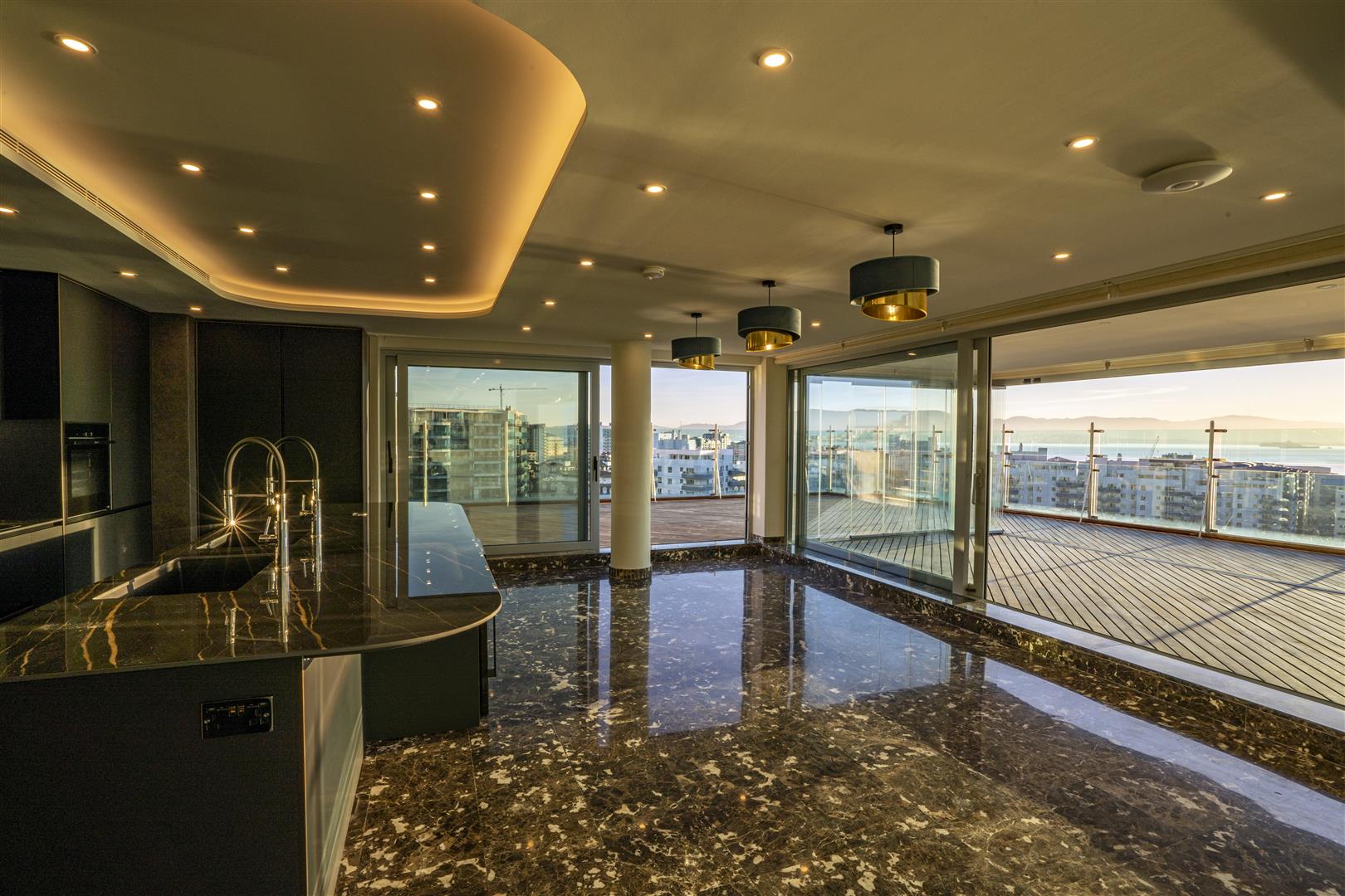 Image of Apartment - 5 Bedrooms - 6 Bathrooms for Rental in Royal Ocean Plaza-Gibraltar, Image 13